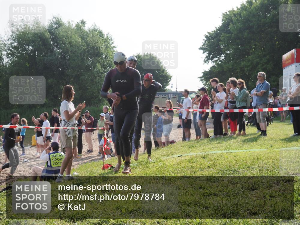 15.06.2025 - 27. Vierlanden-Triathlon KatJ http://msf.ph/oto/7978784 15.06.2025 08:41:16 Schwimmen 22, 99, 109, 111, 129, 138, 147, 176 meine-sportfotos.de