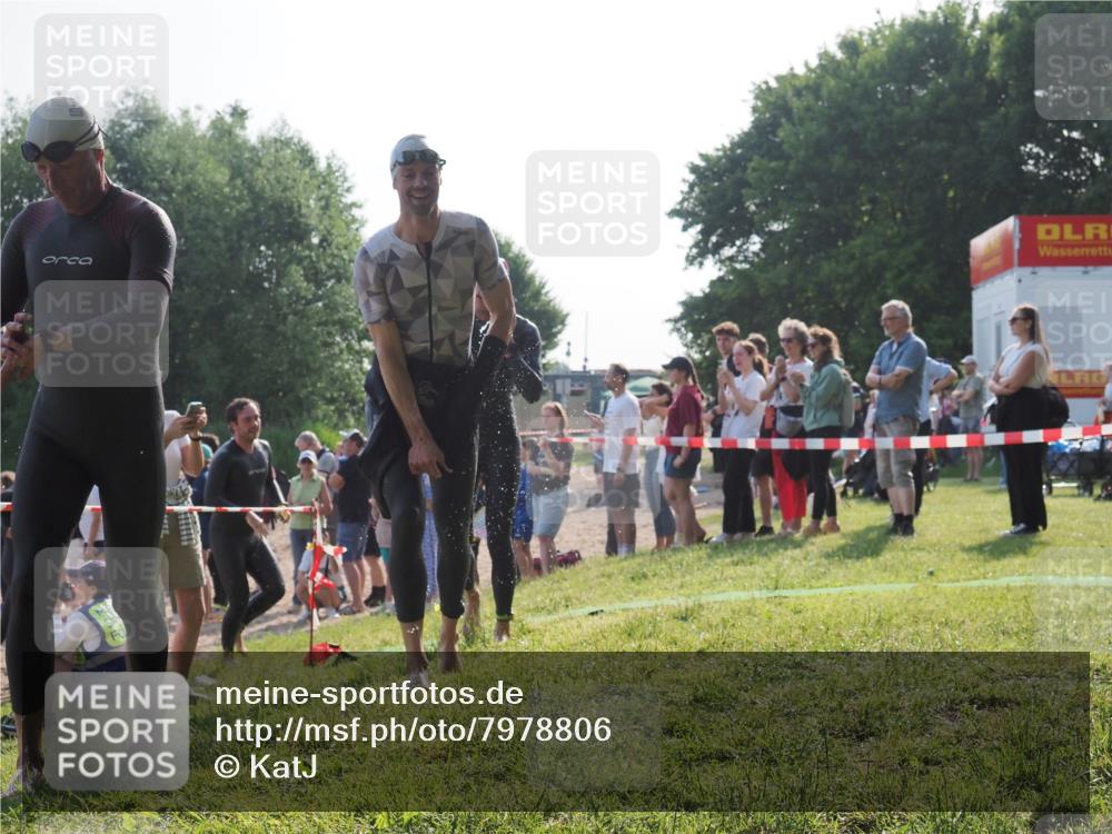 15.06.2025 - 27. Vierlanden-Triathlon KatJ http://msf.ph/oto/7978806 15.06.2025 08:41:17 Schwimmen 22, 109, 111, 129, 138, 147, 176 meine-sportfotos.de