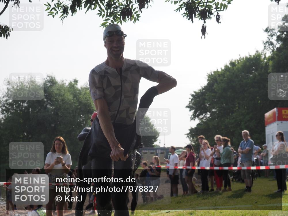 15.06.2025 - 27. Vierlanden-Triathlon KatJ http://msf.ph/oto/7978827 15.06.2025 08:41:19 Schwimmen 22, 109, 111, 129, 138, 147, 176 meine-sportfotos.de