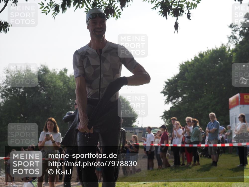 15.06.2025 - 27. Vierlanden-Triathlon KatJ http://msf.ph/oto/7978830 15.06.2025 08:41:19 Schwimmen 22, 109, 111, 129, 138, 147, 176 meine-sportfotos.de