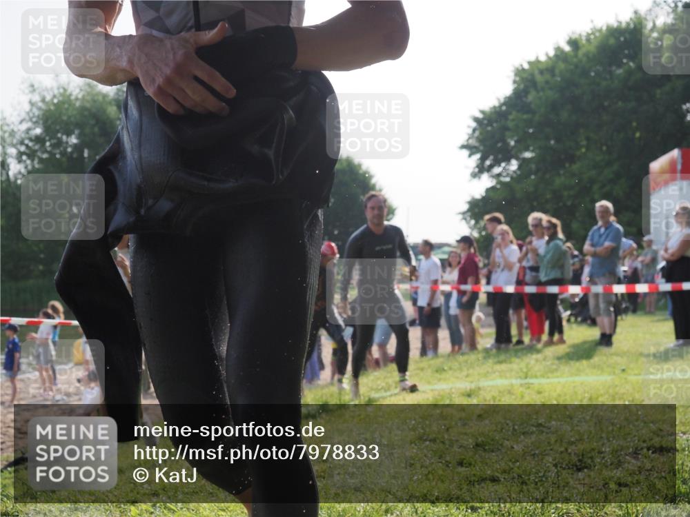 15.06.2025 - 27. Vierlanden-Triathlon KatJ http://msf.ph/oto/7978833 15.06.2025 08:41:19 Schwimmen 22, 109, 111, 129, 138, 147, 176 meine-sportfotos.de