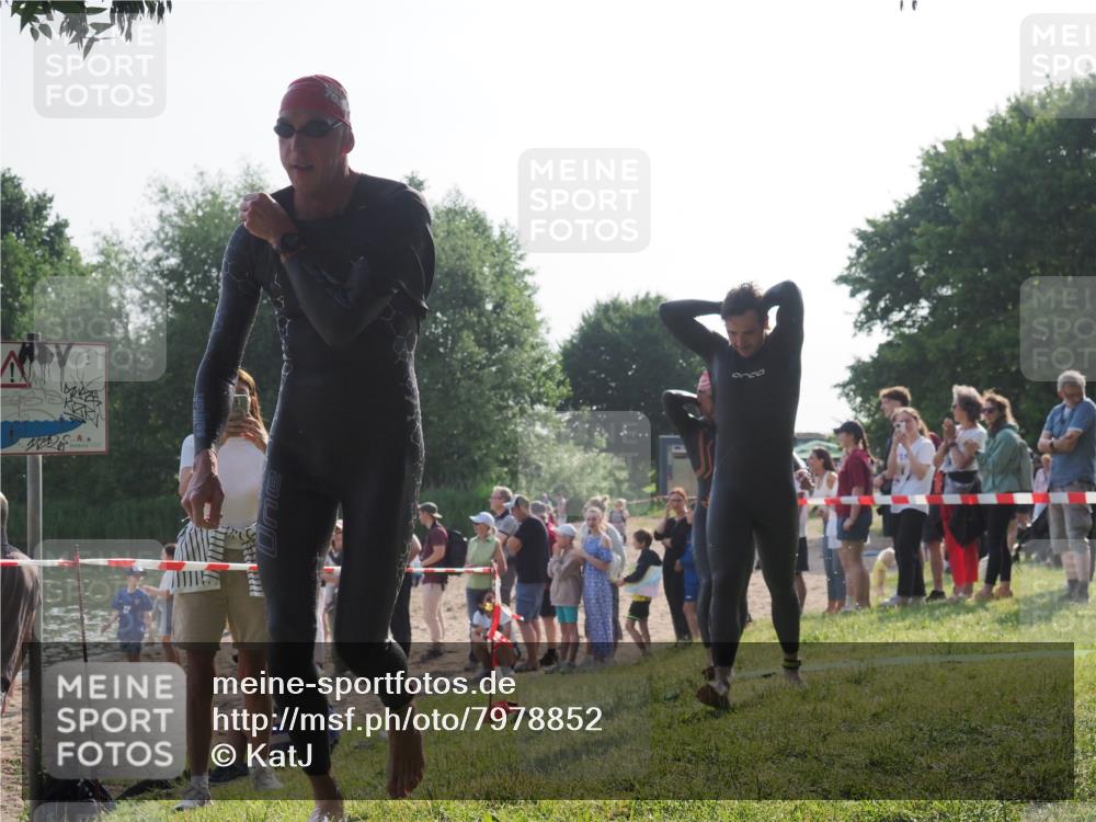 15.06.2025 - 27. Vierlanden-Triathlon KatJ http://msf.ph/oto/7978852 15.06.2025 08:41:21 Schwimmen 22, 109, 111, 138, 176 meine-sportfotos.de