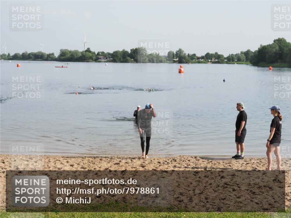 21.06.2025 - 27. Vierlanden-Triathlon MichiJ http://msf.ph/oto/7978861 15.06.2026 08:52:29 Schwimmen 163 meine-sportfotos.de
