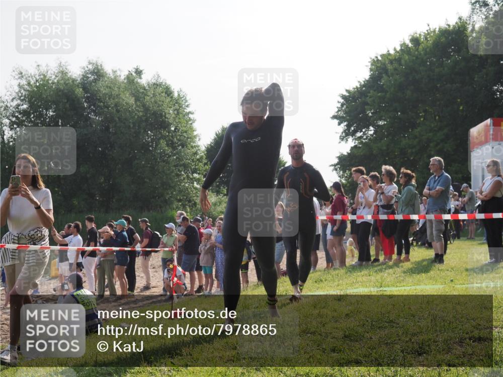 15.06.2025 - 27. Vierlanden-Triathlon KatJ http://msf.ph/oto/7978865 15.06.2025 08:41:22 Schwimmen 22, 109, 111, 138, 176 meine-sportfotos.de