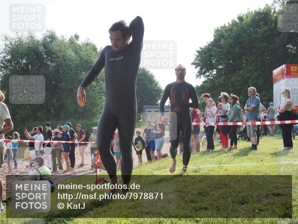 15.06.2025 - 27. Vierlanden-Triathlon KatJ http://msf.ph/oto/7978871 15.06.2025 08:41:23 Schwimmen 22, 109, 111, 138, 176 meine-sportfotos.de