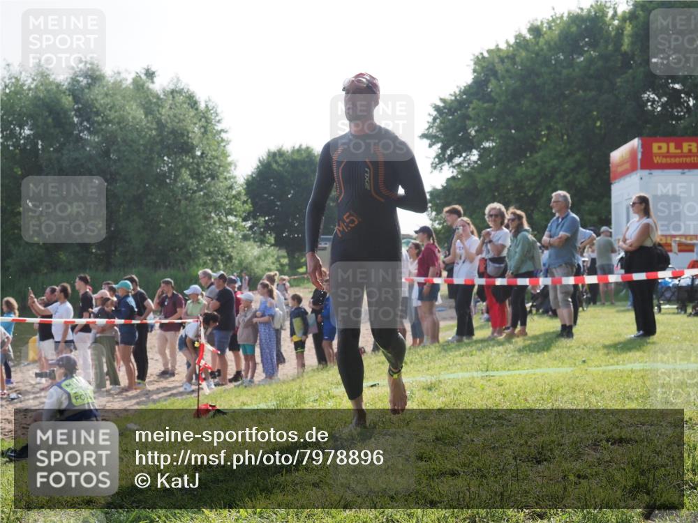 15.06.2025 - 27. Vierlanden-Triathlon KatJ http://msf.ph/oto/7978896 15.06.2025 08:41:24 Schwimmen 22, 111, 138, 176 meine-sportfotos.de