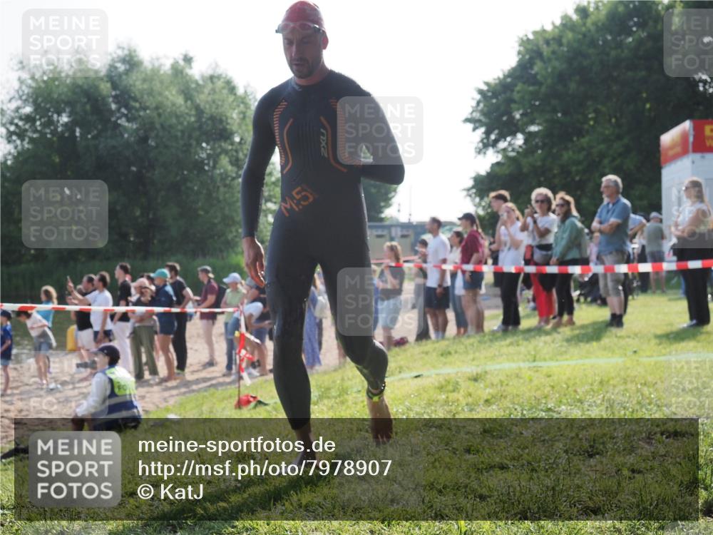 15.06.2025 - 27. Vierlanden-Triathlon KatJ http://msf.ph/oto/7978907 15.06.2025 08:41:25 Schwimmen 22, 111, 138, 176 meine-sportfotos.de