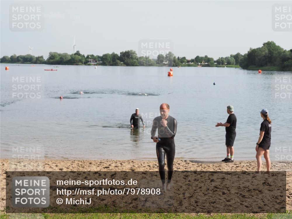 21.06.2025 - 27. Vierlanden-Triathlon MichiJ http://msf.ph/oto/7978908 15.06.2026 08:52:32 Schwimmen 163 meine-sportfotos.de