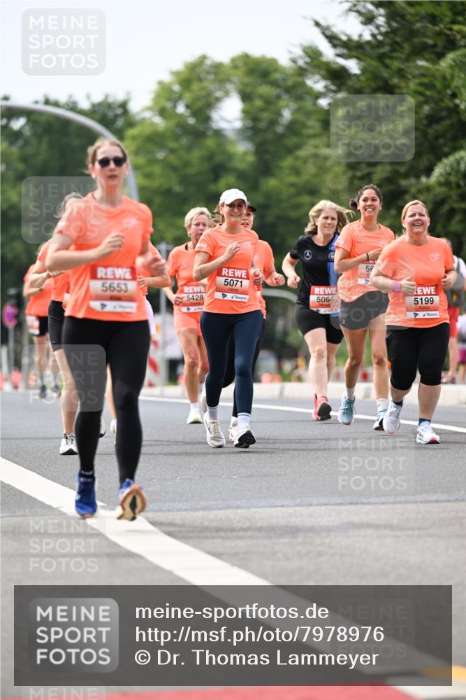 15.06.2025 - REWE Women's Run Dr. Thomas Lammeyer http://msf.ph/oto/7978976 15.06.2025 10:44:14 Laufen 5653, 5428, 5071, 5064, 56, 5199 meine-sportfotos.de