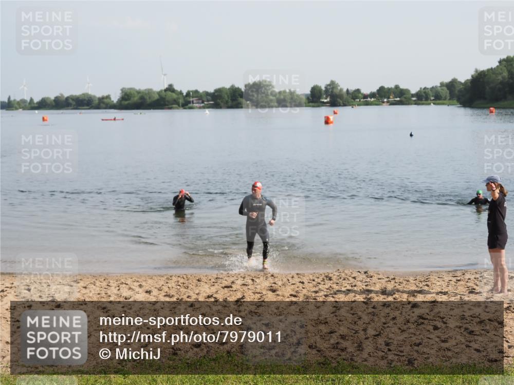 21.06.2025 - 27. Vierlanden-Triathlon MichiJ http://msf.ph/oto/7979011 15.06.2026 08:53:10 Schwimmen 133 meine-sportfotos.de