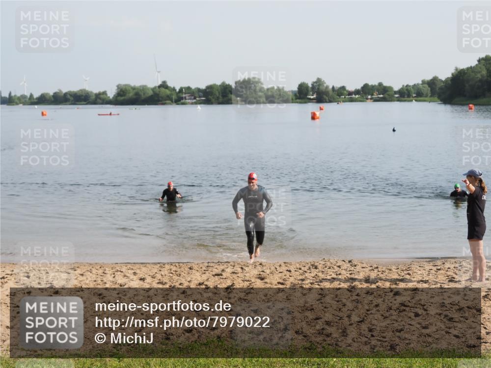 21.06.2025 - 27. Vierlanden-Triathlon MichiJ http://msf.ph/oto/7979022 15.06.2026 08:53:10 Schwimmen 133 meine-sportfotos.de