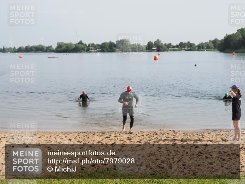 21.06.2025 - 27. Vierlanden-Triathlon MichiJ http://msf.ph/oto/7979028 15.06.2026 08:53:10 Schwimmen 133 meine-sportfotos.de
