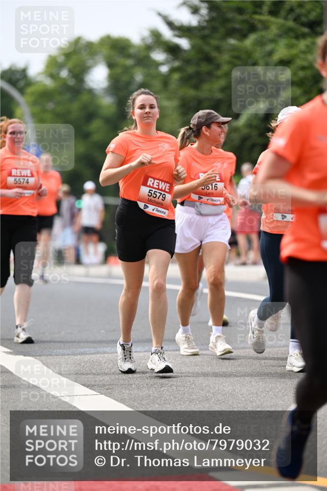 15.06.2025 - REWE Women's Run Dr. Thomas Lammeyer http://msf.ph/oto/7979032 15.06.2025 10:44:17 Laufen 5574, 5579, 616 meine-sportfotos.de