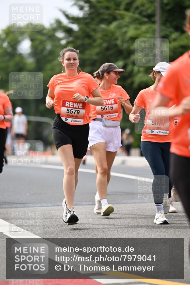 15.06.2025 - REWE Women's Run Dr. Thomas Lammeyer http://msf.ph/oto/7979041 15.06.2025 10:44:18 Laufen 5579, 5616, 5071, 86 meine-sportfotos.de