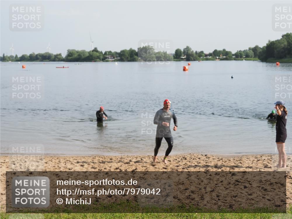 21.06.2025 - 27. Vierlanden-Triathlon MichiJ http://msf.ph/oto/7979042 15.06.2026 08:53:11 Schwimmen 133 meine-sportfotos.de