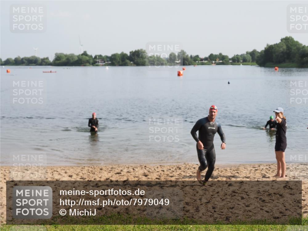 21.06.2025 - 27. Vierlanden-Triathlon MichiJ http://msf.ph/oto/7979049 15.06.2026 08:53:12 Schwimmen 133 meine-sportfotos.de