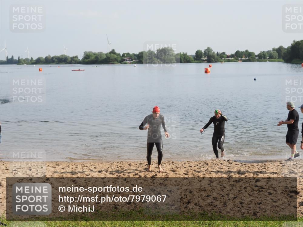 21.06.2025 - 27. Vierlanden-Triathlon MichiJ http://msf.ph/oto/7979067 15.06.2026 08:53:20 Schwimmen 133, 162, 169 meine-sportfotos.de