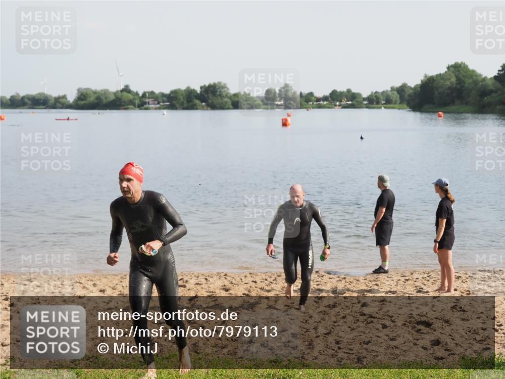 21.06.2025 - 27. Vierlanden-Triathlon MichiJ http://msf.ph/oto/7979113 15.06.2026 08:53:22 Schwimmen 162, 169 meine-sportfotos.de
