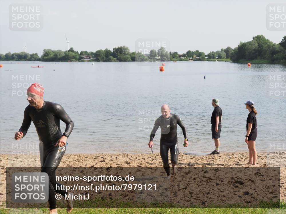21.06.2025 - 27. Vierlanden-Triathlon MichiJ http://msf.ph/oto/7979121 15.06.2026 08:53:23 Schwimmen 162, 169 meine-sportfotos.de