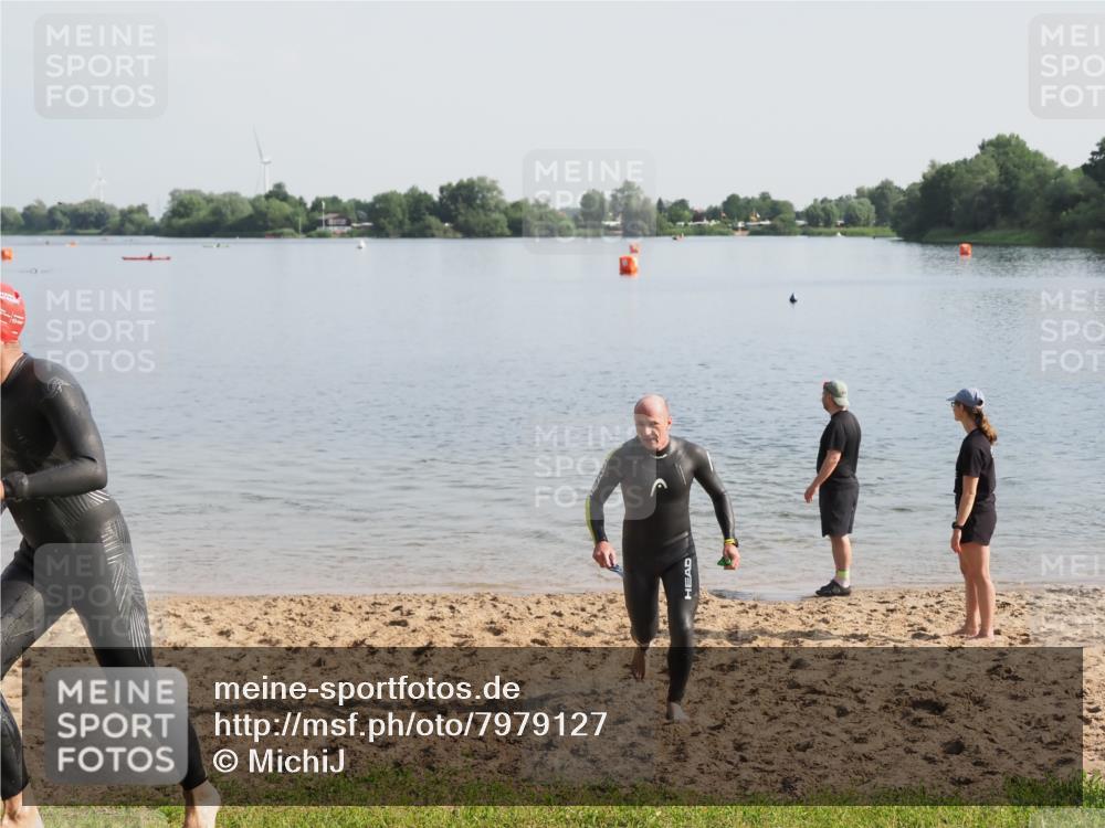 21.06.2025 - 27. Vierlanden-Triathlon MichiJ http://msf.ph/oto/7979127 15.06.2026 08:53:23 Schwimmen 162, 169 meine-sportfotos.de