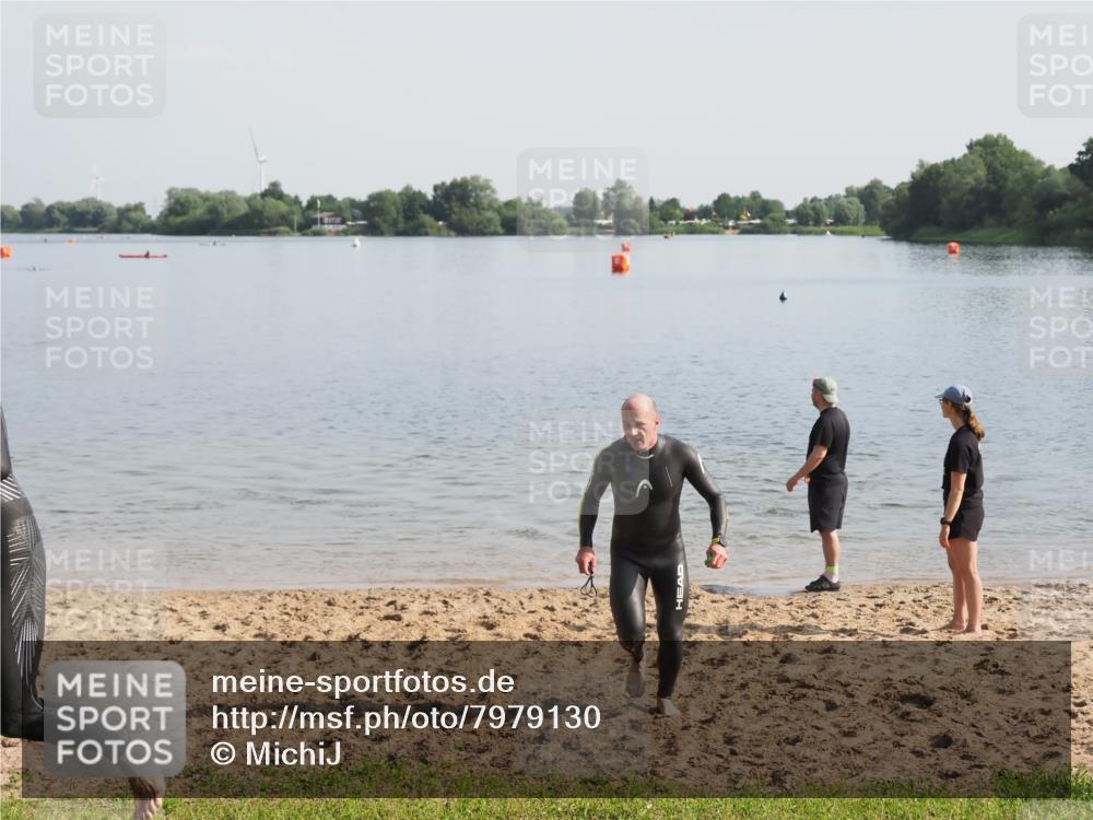 21.06.2025 - 27. Vierlanden-Triathlon MichiJ http://msf.ph/oto/7979130 15.06.2026 08:53:23 Schwimmen 162, 169 meine-sportfotos.de
