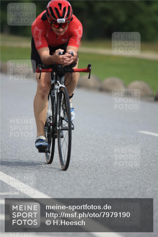 15.06.2025 - 27. Vierlanden-Triathlon H.Heesch http://msf.ph/oto/7979190 15.06.2025 10:27:27 Radfahren 165, 176, 492, 522, 549, 628 meine-sportfotos.de