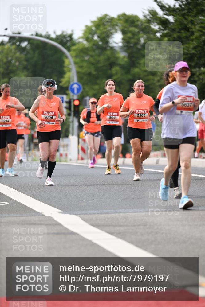 15.06.2025 - REWE Women's Run Dr. Thomas Lammeyer http://msf.ph/oto/7979197 15.06.2025 10:44:25 Laufen 5604, 5303, 5294, 5649, 5637 meine-sportfotos.de