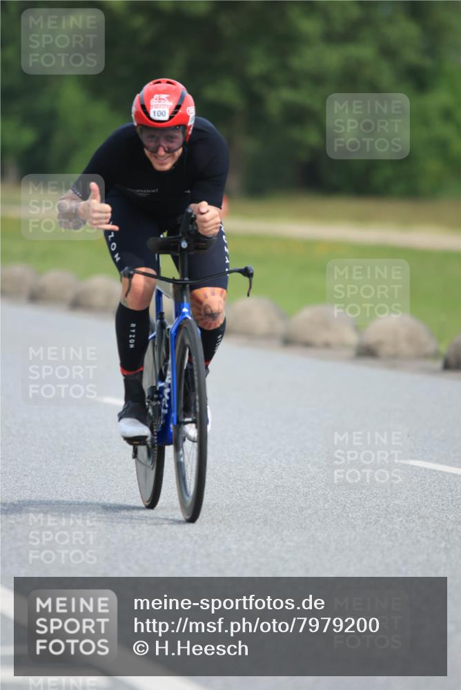 15.06.2025 - 27. Vierlanden-Triathlon H.Heesch http://msf.ph/oto/7979200 15.06.2025 10:27:46 Radfahren 49, 75, 100, 505, 529, 533, 552 meine-sportfotos.de