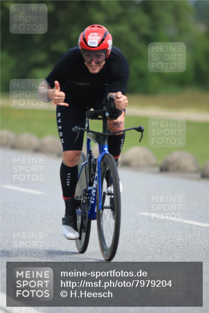 15.06.2025 - 27. Vierlanden-Triathlon H.Heesch http://msf.ph/oto/7979204 15.06.2025 10:27:46 Radfahren 49, 75, 100, 505, 529, 533, 552 meine-sportfotos.de
