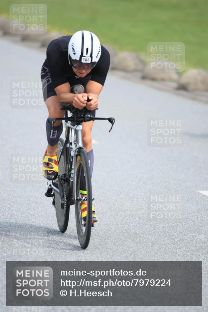 15.06.2025 - 27. Vierlanden-Triathlon H.Heesch http://msf.ph/oto/7979224 15.06.2025 10:30:17 Radfahren 38, 185, 210, 239, 248, 515, 602 meine-sportfotos.de