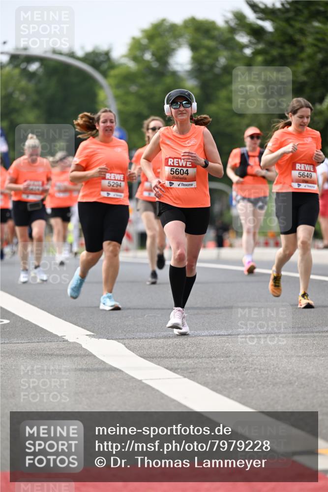 15.06.2025 - REWE Women's Run Dr. Thomas Lammeyer http://msf.ph/oto/7979228 15.06.2025 10:44:28 Laufen 5604, 5294, 5649 meine-sportfotos.de