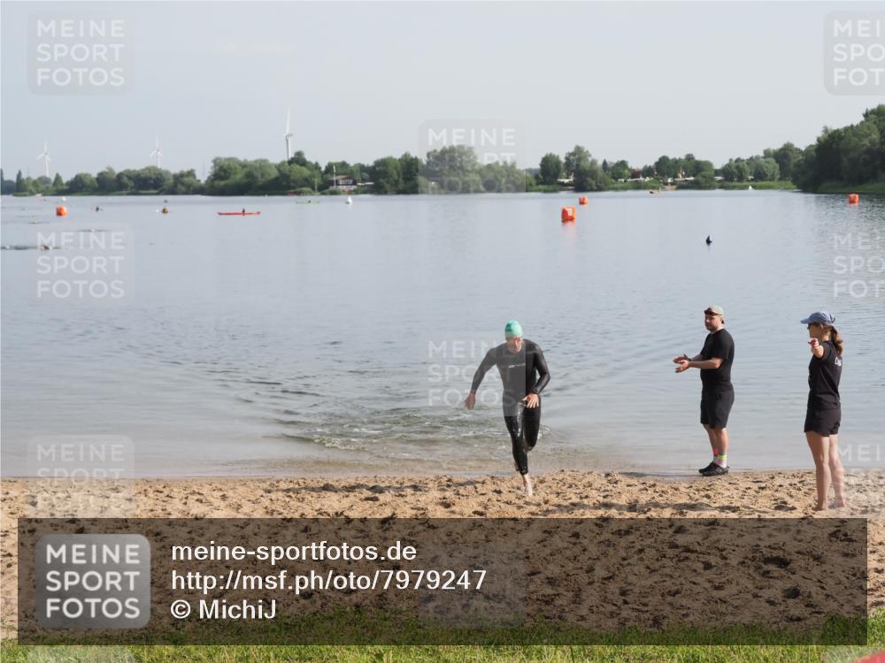 21.06.2025 - 27. Vierlanden-Triathlon MichiJ http://msf.ph/oto/7979247 15.06.2026 08:56:15 Schwimmen 239 meine-sportfotos.de