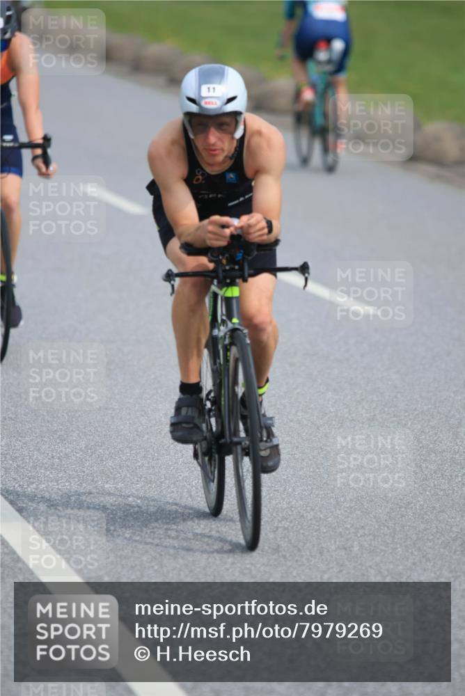 15.06.2025 - 27. Vierlanden-Triathlon H.Heesch http://msf.ph/oto/7979269 15.06.2025 10:31:04 Radfahren 11, 111, 135, 297, 303, 356, 474 meine-sportfotos.de