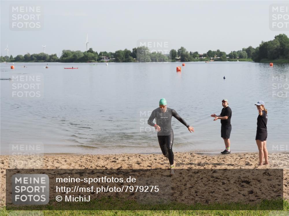 21.06.2025 - 27. Vierlanden-Triathlon MichiJ http://msf.ph/oto/7979275 15.06.2026 08:56:16 Schwimmen 239 meine-sportfotos.de