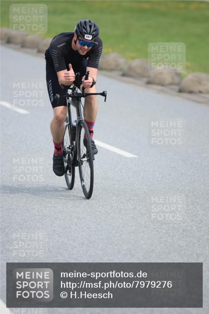 15.06.2025 - 27. Vierlanden-Triathlon H.Heesch http://msf.ph/oto/7979276 15.06.2025 10:31:11 Radfahren 255, 267, 297, 310, 335, 578 meine-sportfotos.de