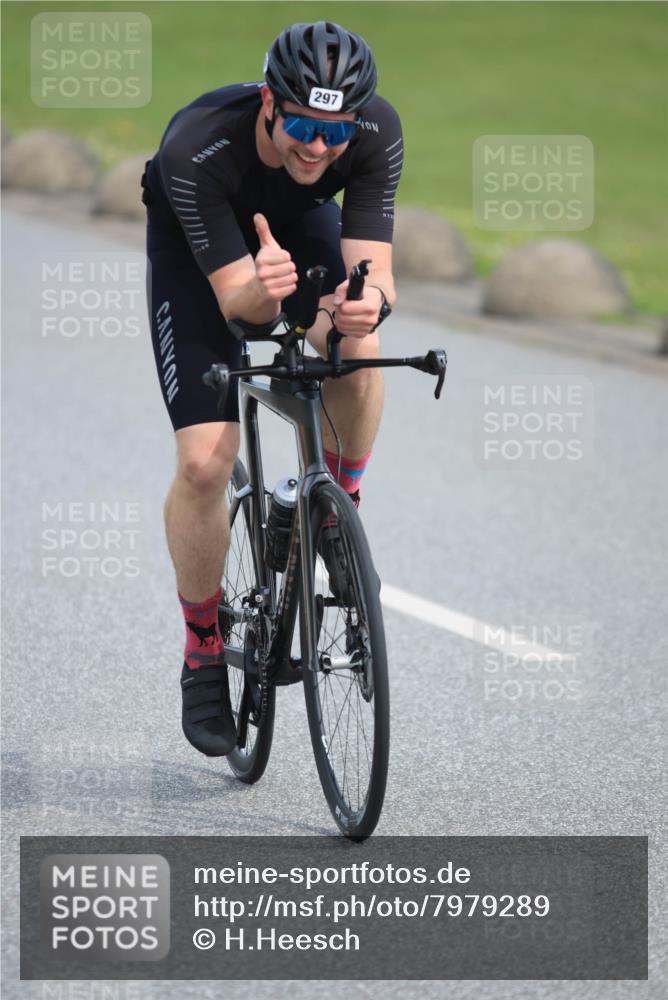 15.06.2025 - 27. Vierlanden-Triathlon H.Heesch http://msf.ph/oto/7979289 15.06.2025 10:31:12 Radfahren 178, 255, 267, 297, 310, 335, 578 meine-sportfotos.de