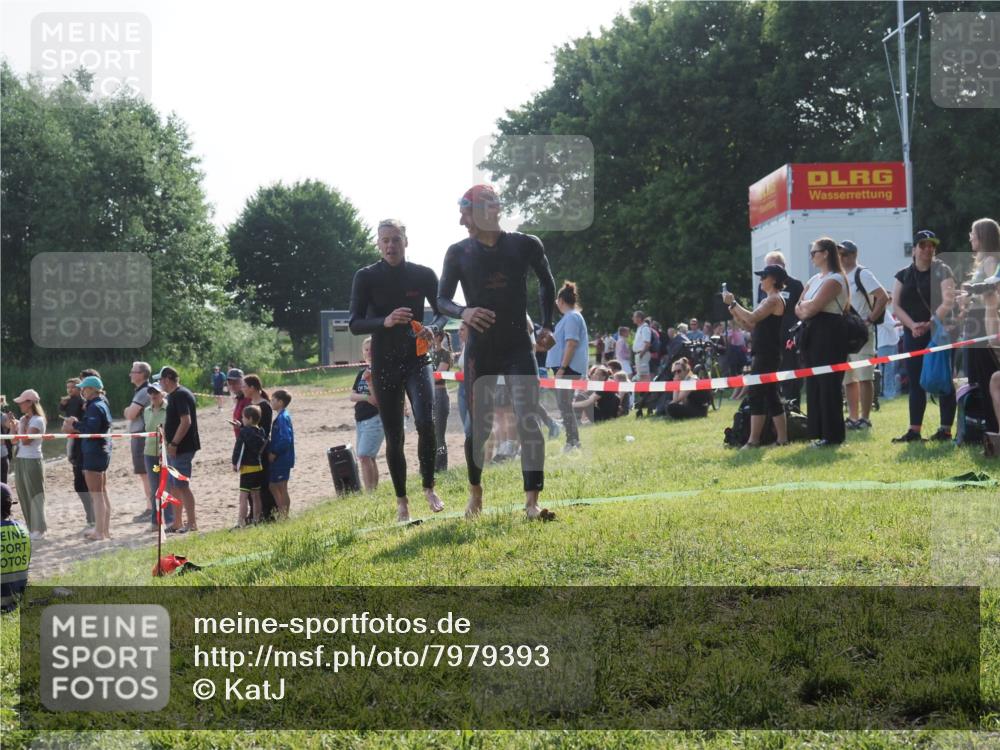 15.06.2025 - 27. Vierlanden-Triathlon KatJ http://msf.ph/oto/7979393 15.06.2025 08:43:22 Schwimmen 11, 102, 139, 148 meine-sportfotos.de