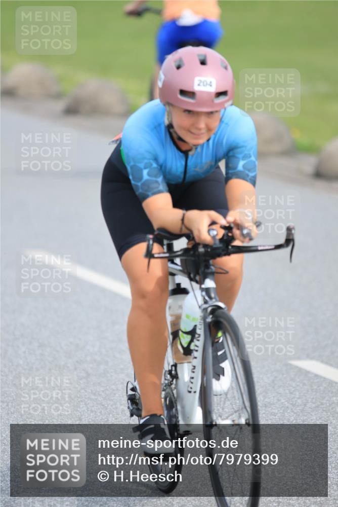 15.06.2025 - 27. Vierlanden-Triathlon H.Heesch http://msf.ph/oto/7979399 15.06.2025 10:32:41 Radfahren 12, 204, 209, 219, 261, 318, 327, 498 meine-sportfotos.de