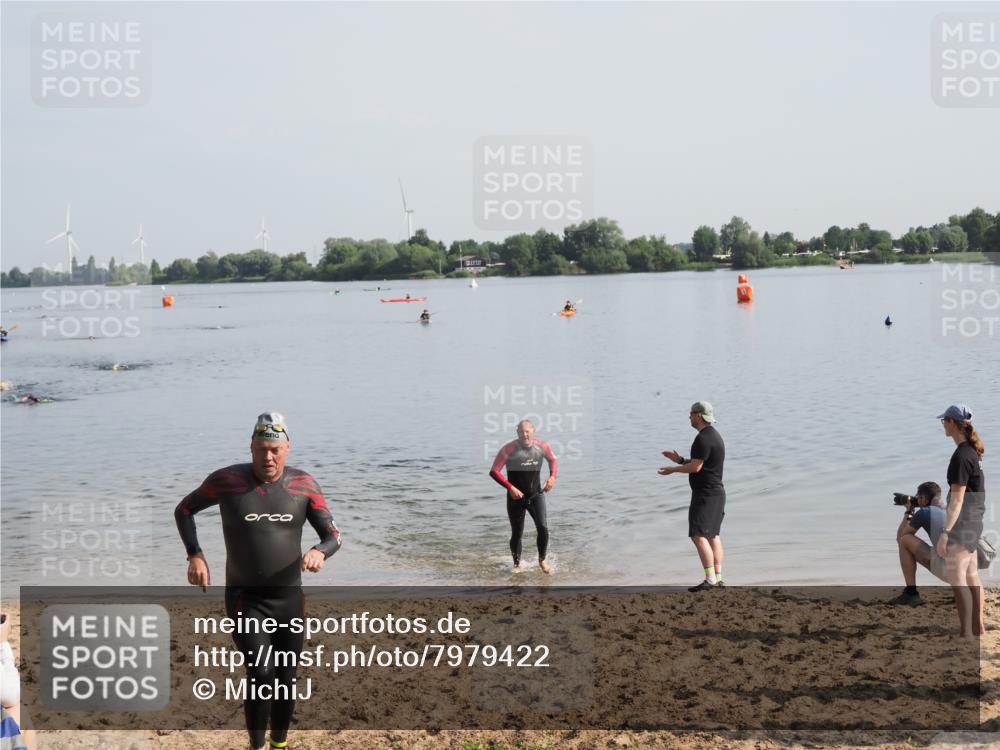 21.06.2025 - 27. Vierlanden-Triathlon MichiJ http://msf.ph/oto/7979422 15.06.2026 08:58:12 Schwimmen 151, 157, 232 meine-sportfotos.de