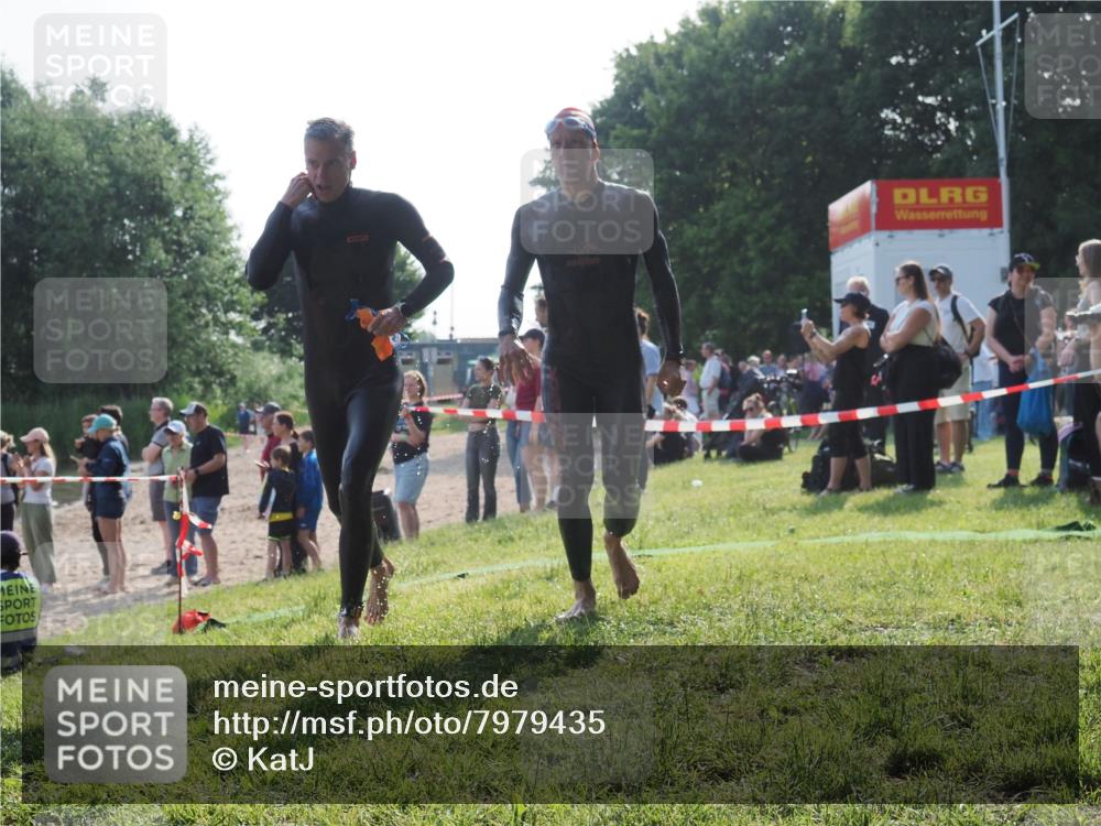 15.06.2025 - 27. Vierlanden-Triathlon KatJ http://msf.ph/oto/7979435 15.06.2025 08:43:24 Schwimmen 11, 102, 139, 148 meine-sportfotos.de