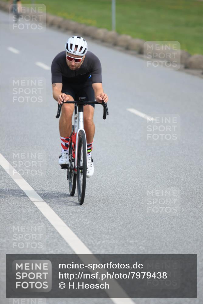 15.06.2025 - 27. Vierlanden-Triathlon H.Heesch http://msf.ph/oto/7979438 15.06.2025 10:33:17 Radfahren 59, 67, 100, 176, 326, 438 meine-sportfotos.de