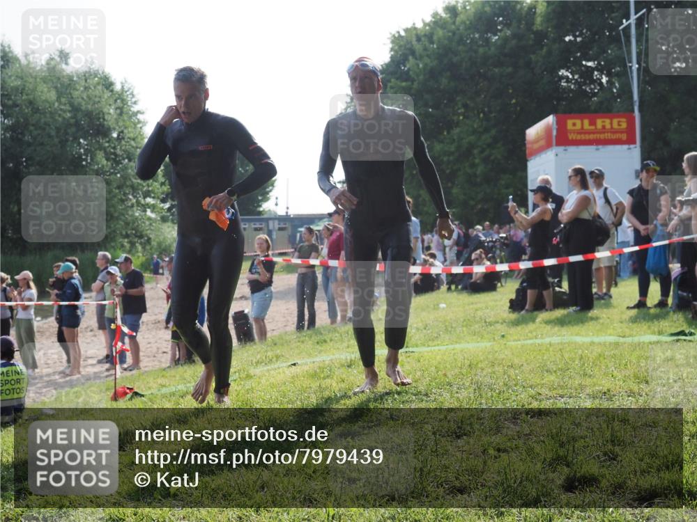 15.06.2025 - 27. Vierlanden-Triathlon KatJ http://msf.ph/oto/7979439 15.06.2025 08:43:24 Schwimmen 11, 102, 139, 148 meine-sportfotos.de