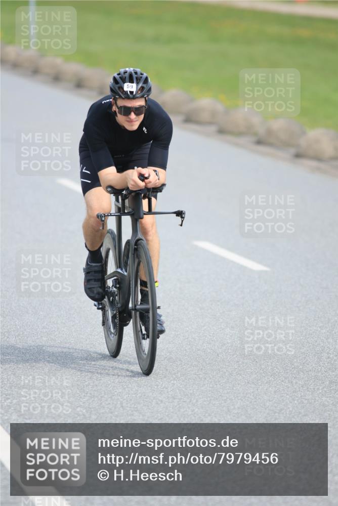 15.06.2025 - 27. Vierlanden-Triathlon H.Heesch http://msf.ph/oto/7979456 15.06.2025 10:33:19 Radfahren 59, 67, 100, 176, 326, 329, 438 meine-sportfotos.de