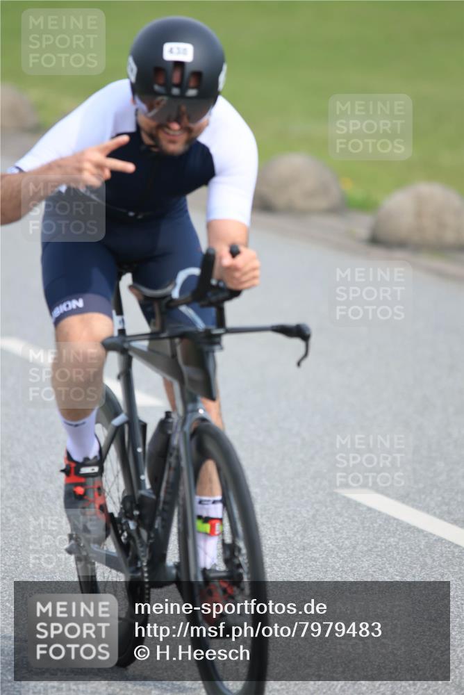 15.06.2025 - 27. Vierlanden-Triathlon H.Heesch http://msf.ph/oto/7979483 15.06.2025 10:33:22 Radfahren 59, 67, 100, 130, 176, 326, 329, 438 meine-sportfotos.de