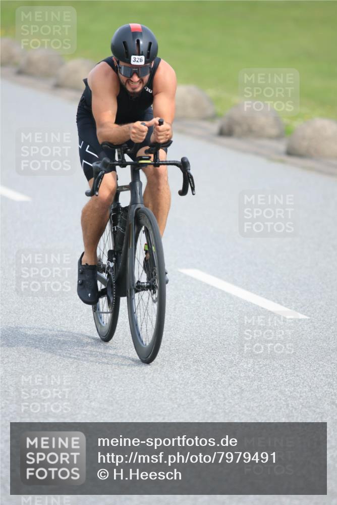 15.06.2025 - 27. Vierlanden-Triathlon H.Heesch http://msf.ph/oto/7979491 15.06.2025 10:33:24 Radfahren 59, 100, 130, 176, 314, 326, 329, 438 meine-sportfotos.de
