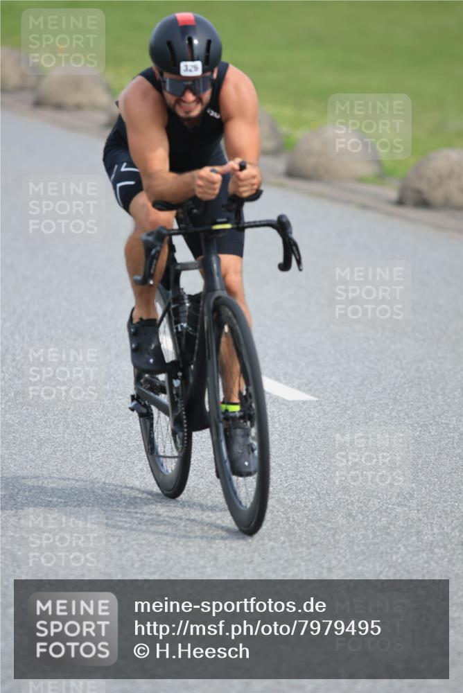 15.06.2025 - 27. Vierlanden-Triathlon H.Heesch http://msf.ph/oto/7979495 15.06.2025 10:33:24 Radfahren 59, 100, 130, 176, 314, 326, 329, 438 meine-sportfotos.de