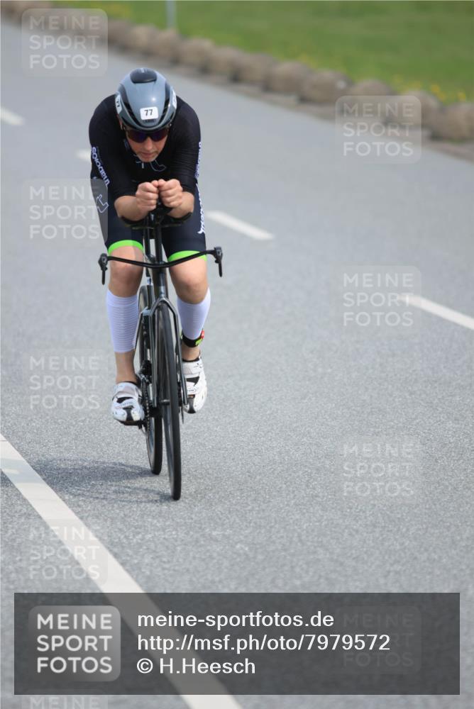 15.06.2025 - 27. Vierlanden-Triathlon H.Heesch http://msf.ph/oto/7979572 15.06.2025 10:33:45 Radfahren 75, 77, 322 meine-sportfotos.de