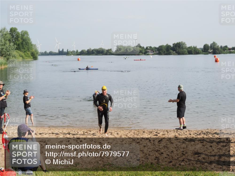 21.06.2025 - 27. Vierlanden-Triathlon MichiJ http://msf.ph/oto/7979577 15.06.2026 08:58:57 Schwimmen 208, 235, 236 meine-sportfotos.de