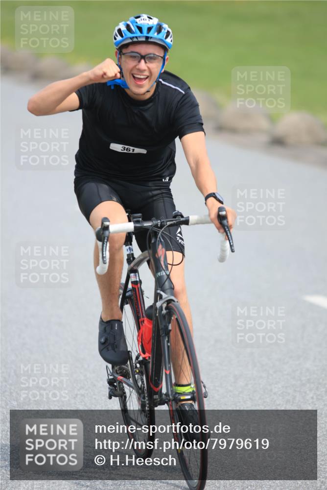 15.06.2025 - 27. Vierlanden-Triathlon H.Heesch http://msf.ph/oto/7979619 15.06.2025 10:34:04 Radfahren 299, 308, 361, 543 meine-sportfotos.de