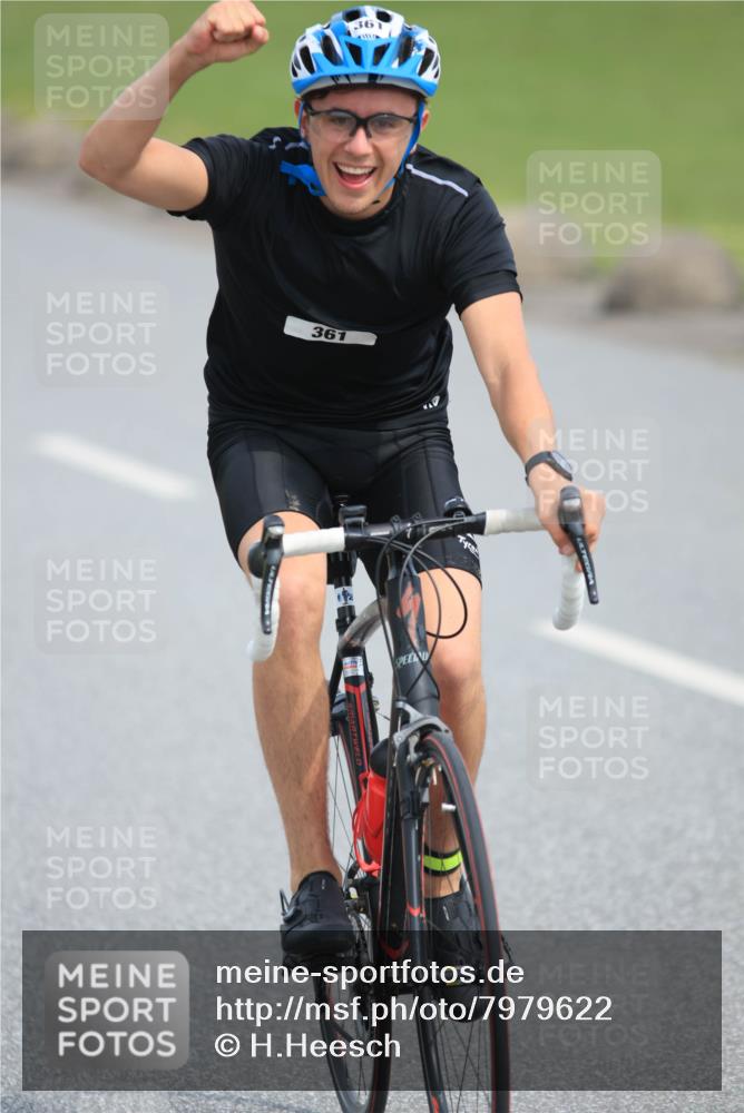 15.06.2025 - 27. Vierlanden-Triathlon H.Heesch http://msf.ph/oto/7979622 15.06.2025 10:34:04 Radfahren 299, 308, 361, 543 meine-sportfotos.de